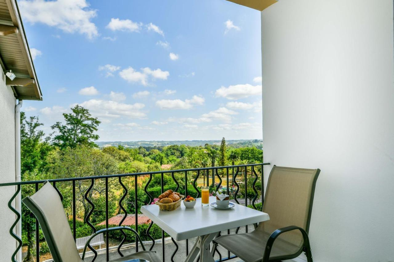 Aux Tauzins Hotell Montfort-en-Chalosse Exteriör bild