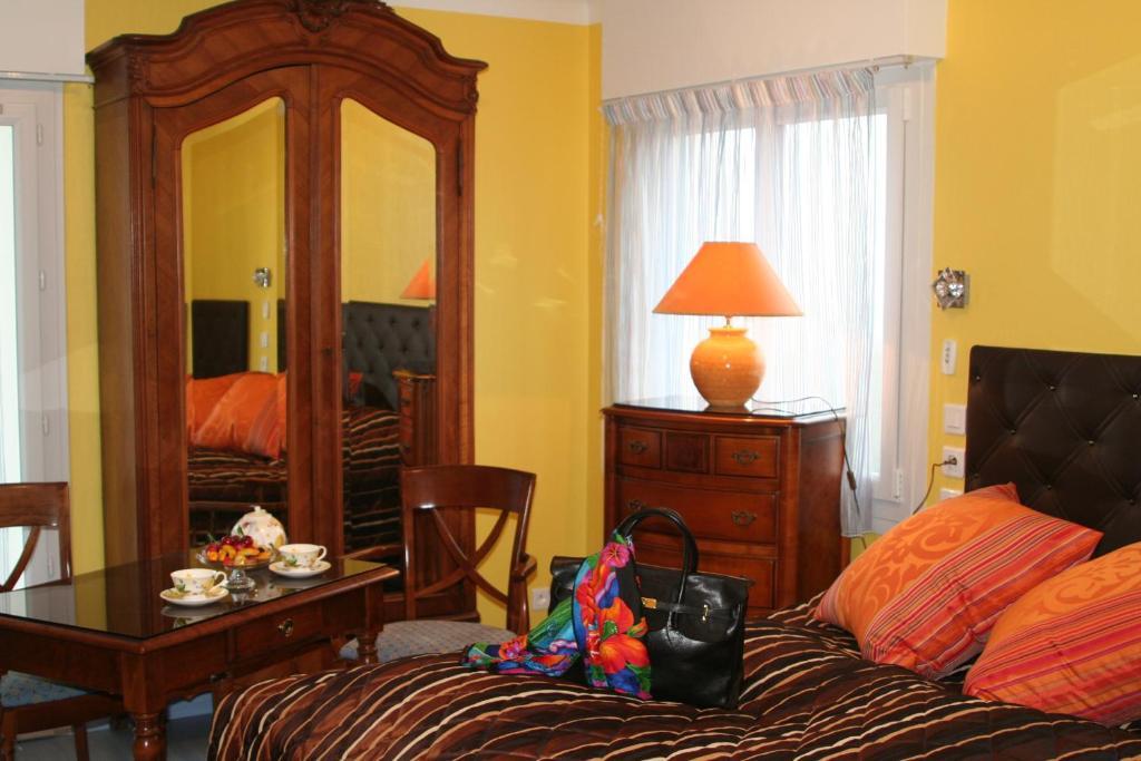 Aux Tauzins Hotell Montfort-en-Chalosse Exteriör bild
